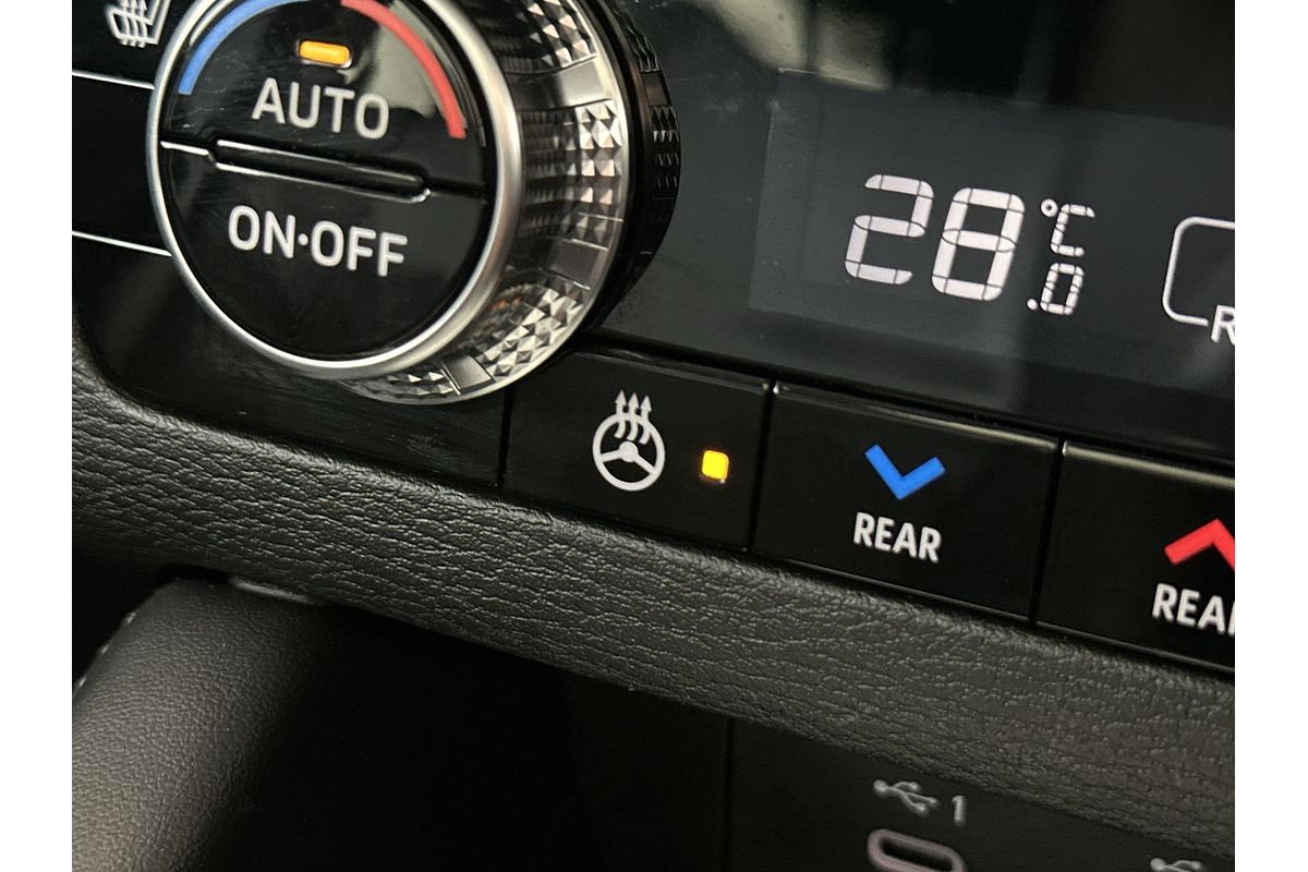 2024 Mitsubishi Outlander Exceed ZM