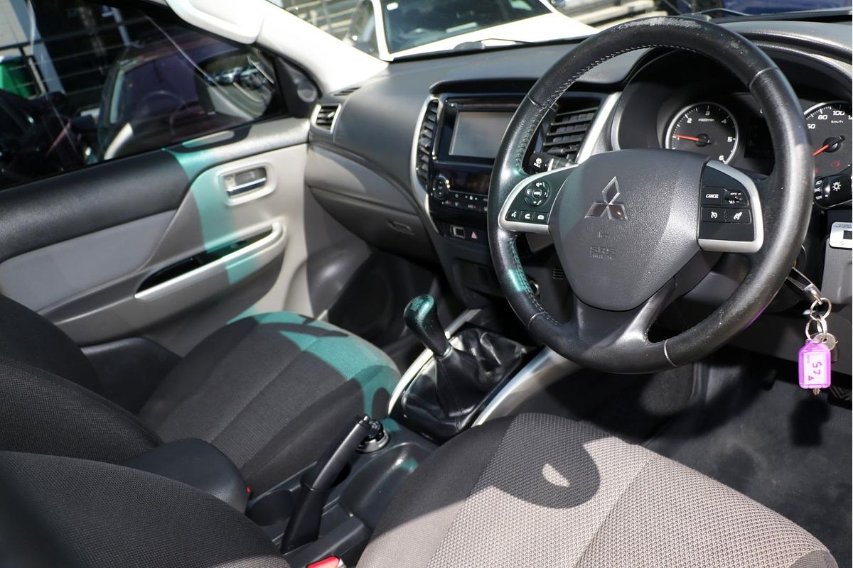 2015 Mitsubishi Triton GLS MQ 4X4