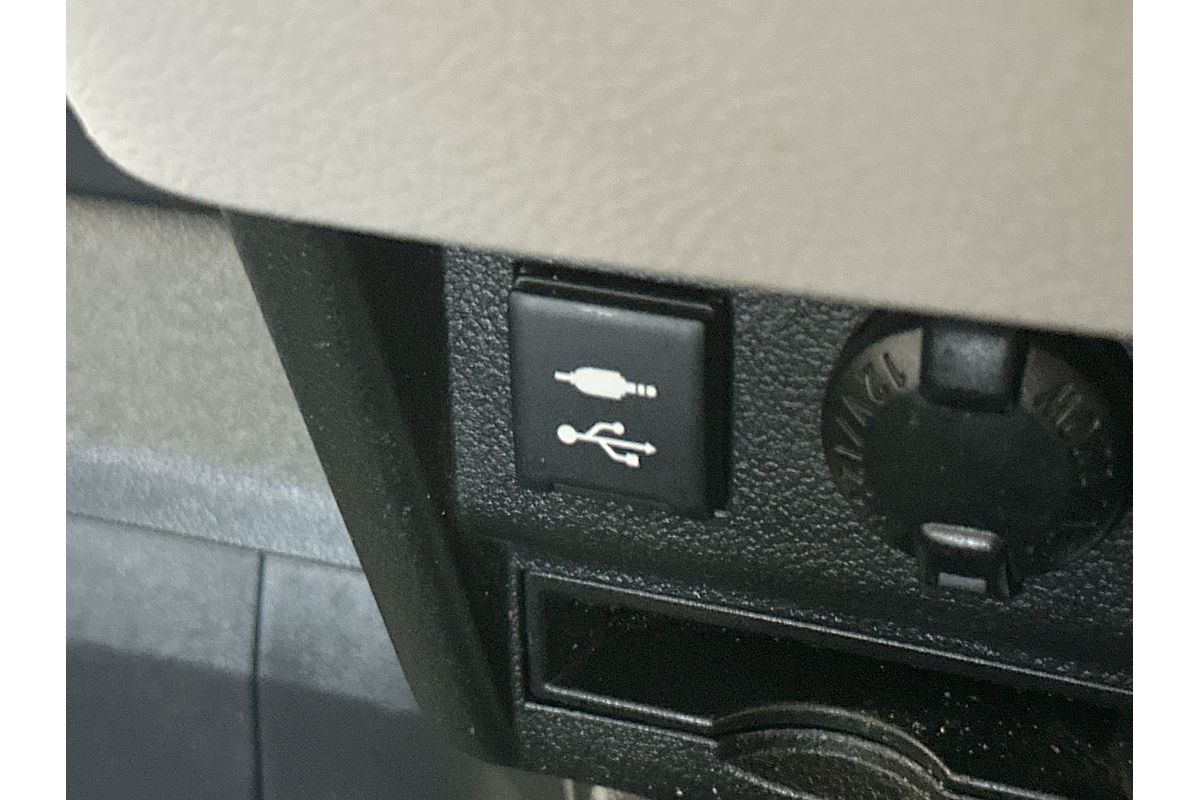 2019 Toyota Hiace Commuter GDH322R ELWB