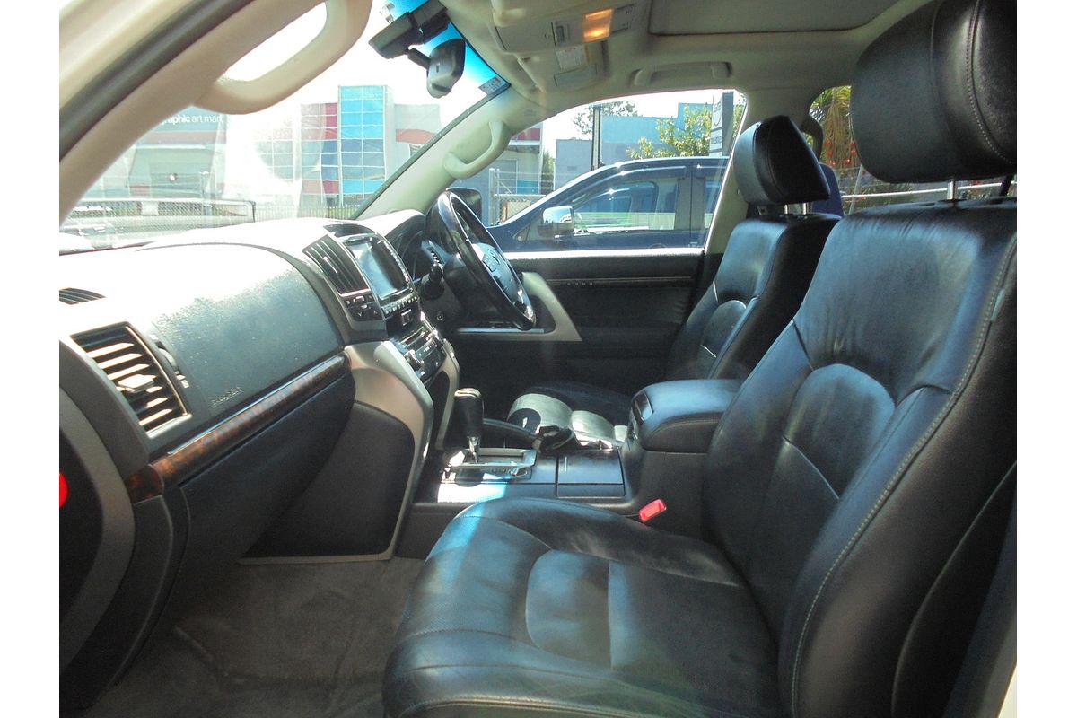 2012 Toyota Landcruiser Sahara VDJ200R