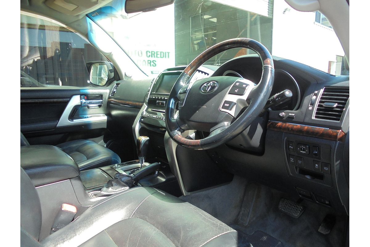 2012 Toyota Landcruiser Sahara VDJ200R
