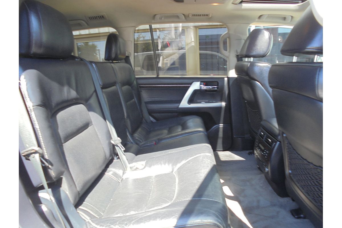2012 Toyota Landcruiser Sahara VDJ200R