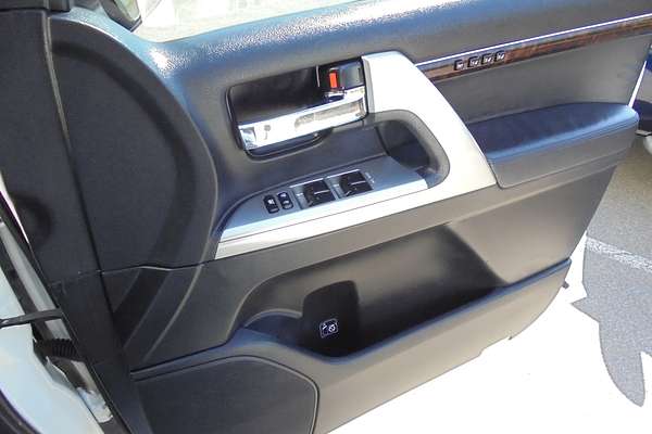 2012 Toyota Landcruiser Sahara VDJ200R