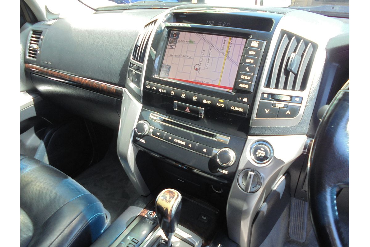 2012 Toyota Landcruiser Sahara VDJ200R