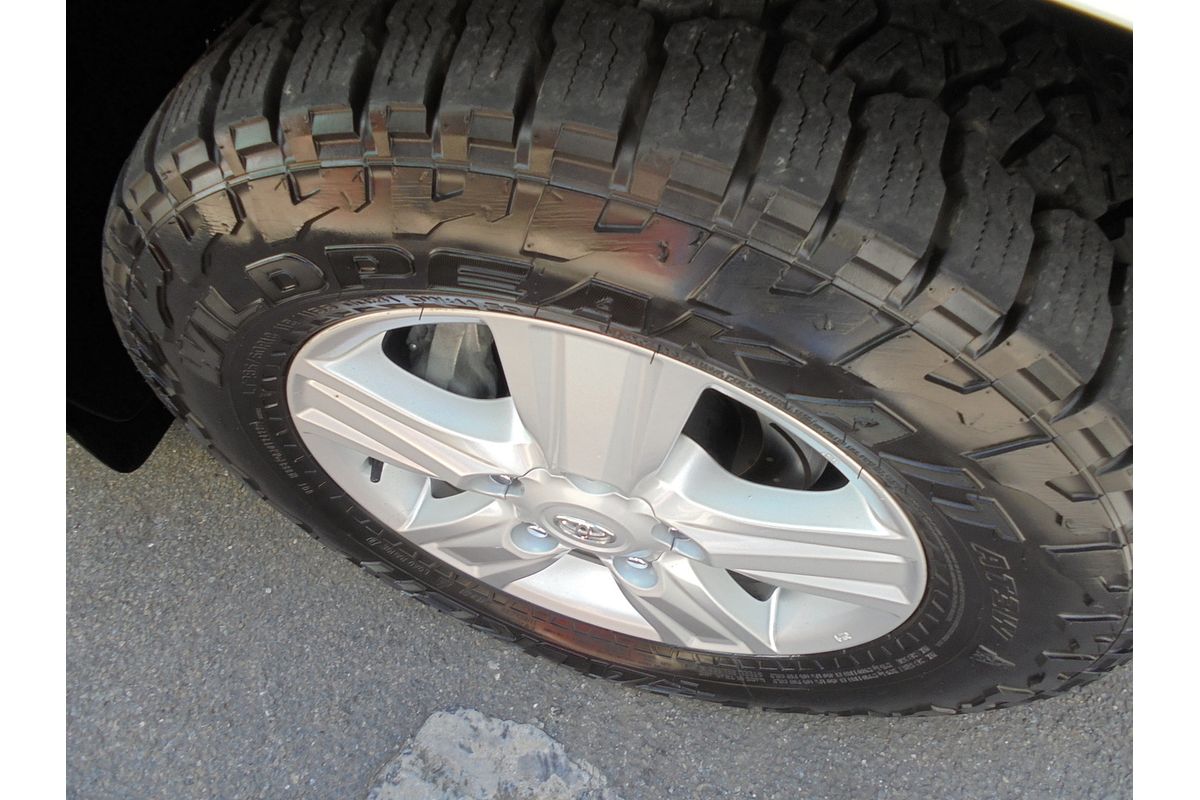 2012 Toyota Landcruiser Sahara VDJ200R