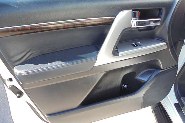 2012 Toyota Landcruiser Sahara VDJ200R