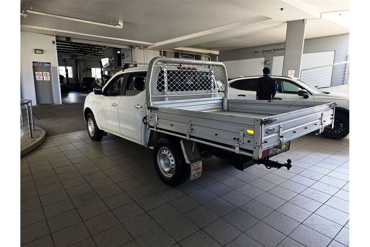 NAVARA NP300 D23 RX (4x2) 2.3L DT4 DIESEL TURBO F/INJ 7 SP AUTOMATIC DOUBLE CAB UTILITY 