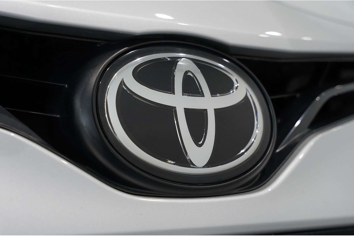 2021 Toyota Camry Ascent ASV70R