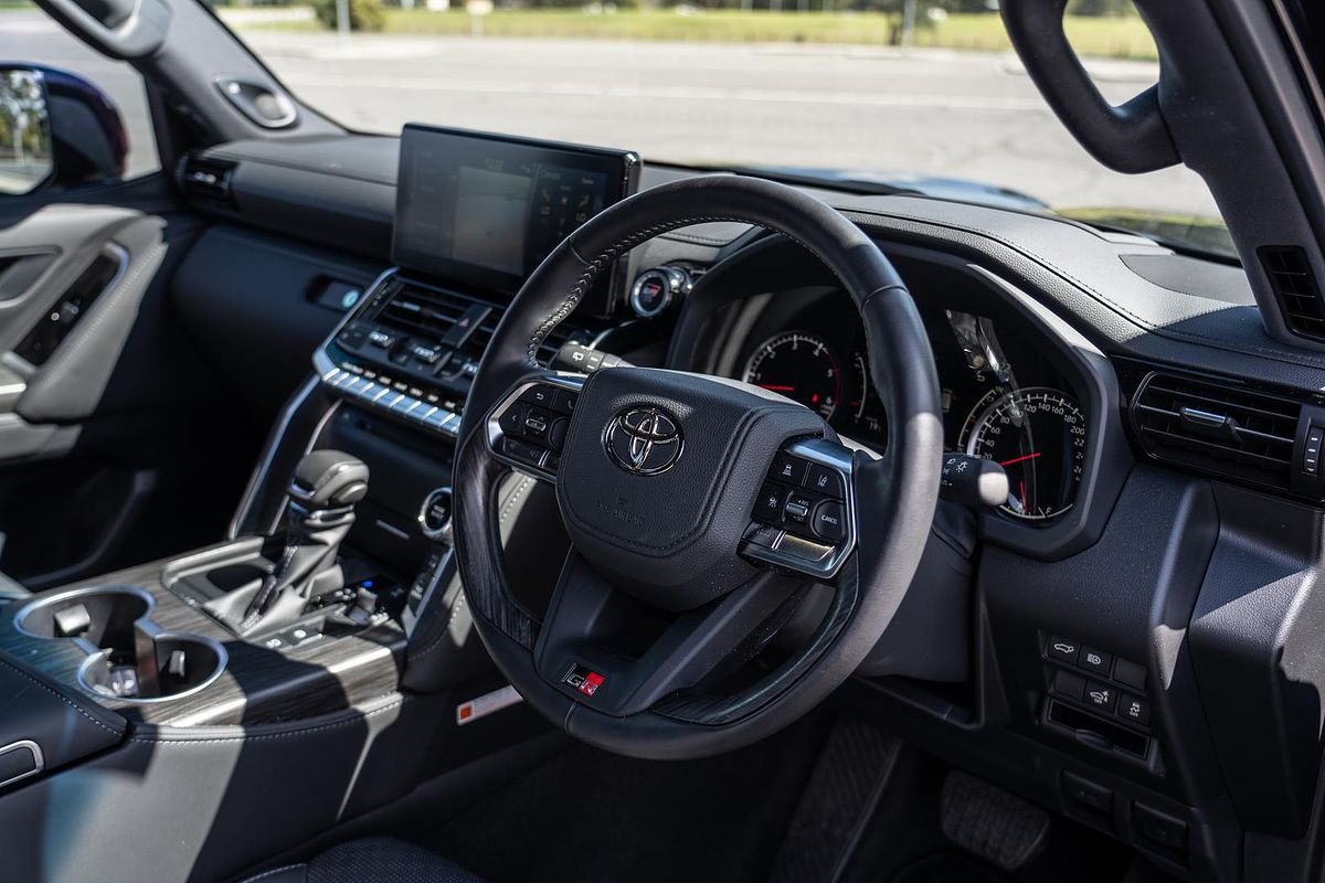 2023 Toyota Landcruiser GR Sport FJA300R