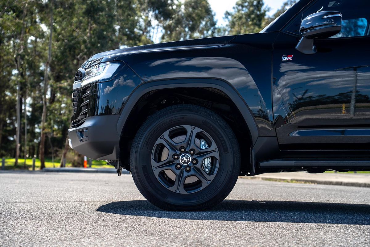 2023 Toyota Landcruiser GR Sport FJA300R
