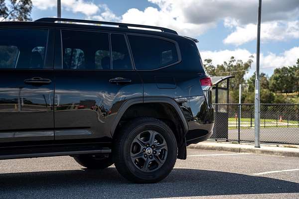2023 Toyota Landcruiser GR Sport FJA300R