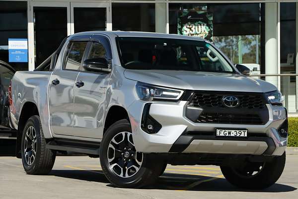 2024 Toyota Hilux SR5 GUN126R 4X4