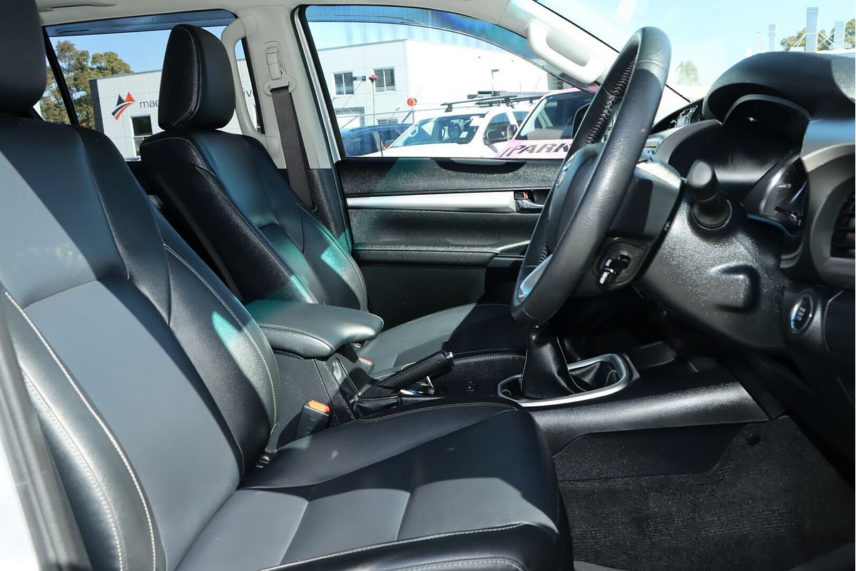 2024 Toyota Hilux SR5 GUN126R 4X4