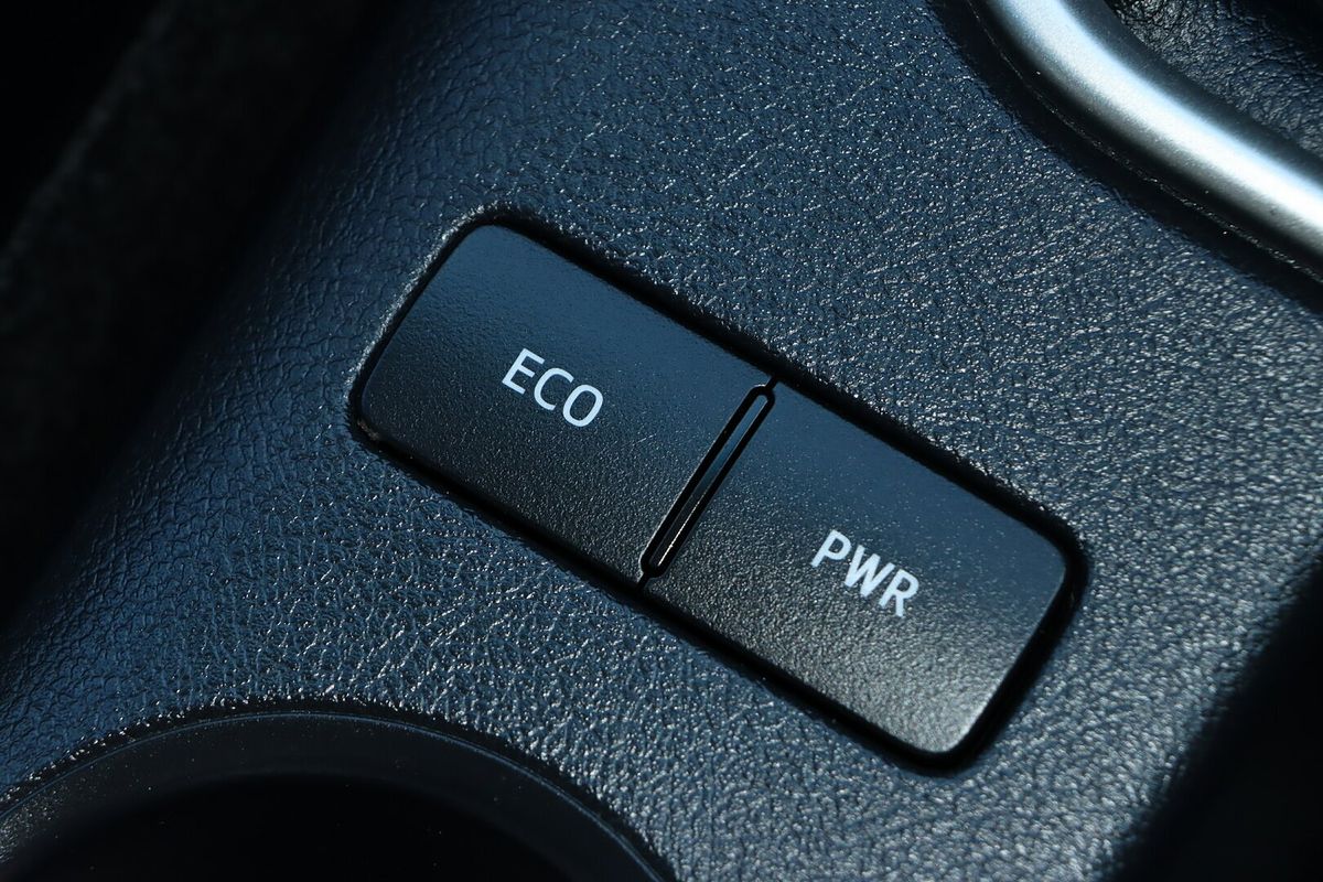 2024 Toyota Hilux SR5 GUN126R 4X4