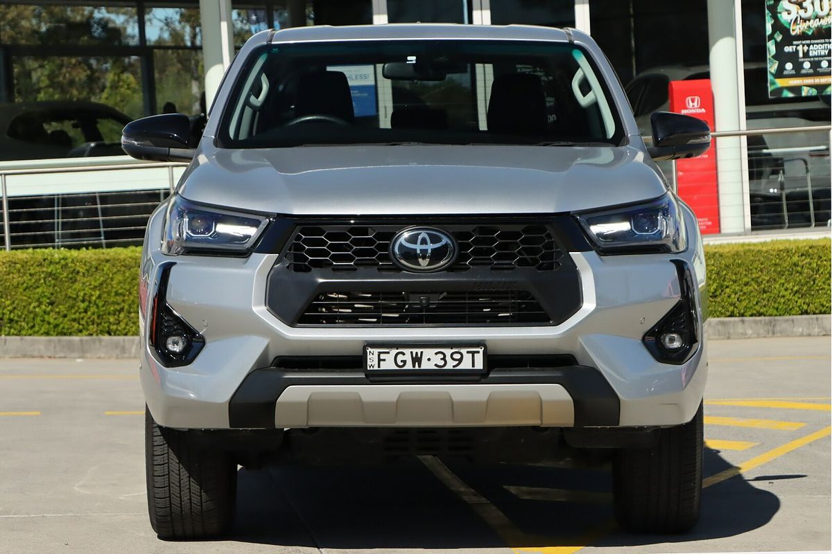 2024 Toyota Hilux SR5 GUN126R 4X4