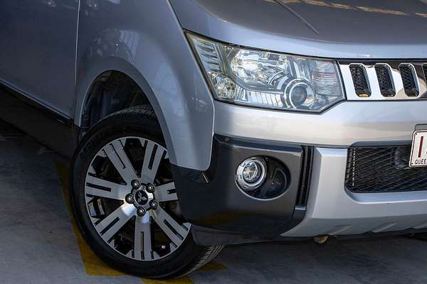 2010 Mitsubishi Delica