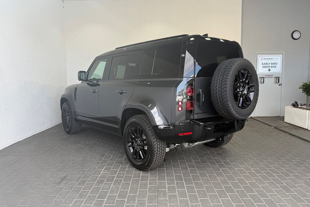 2025 Land Rover Defender 110 P400 X-Dynamic SE L663