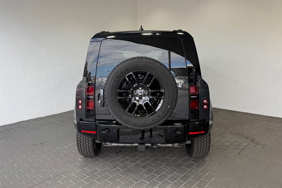 2025 Land Rover Defender 110 P400 X-Dynamic SE L663
