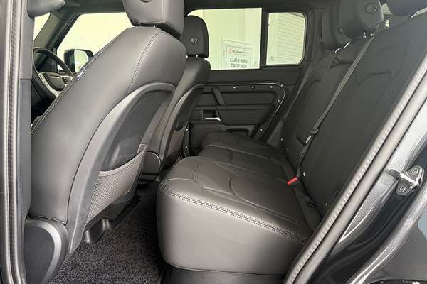 2025 Land Rover Defender 110 P400 X-Dynamic SE L663