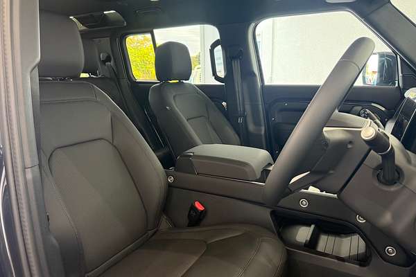 2025 Land Rover Defender 110 P400 X-Dynamic SE L663