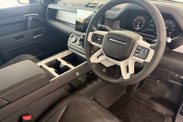 2025 Land Rover Defender 110 P400 X-Dynamic SE L663