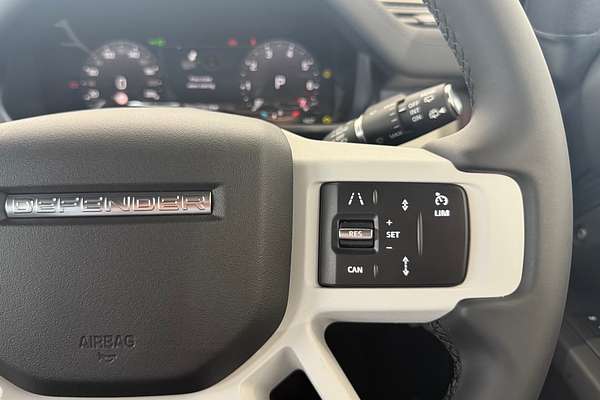 2025 Land Rover Defender 110 P400 X-Dynamic SE L663