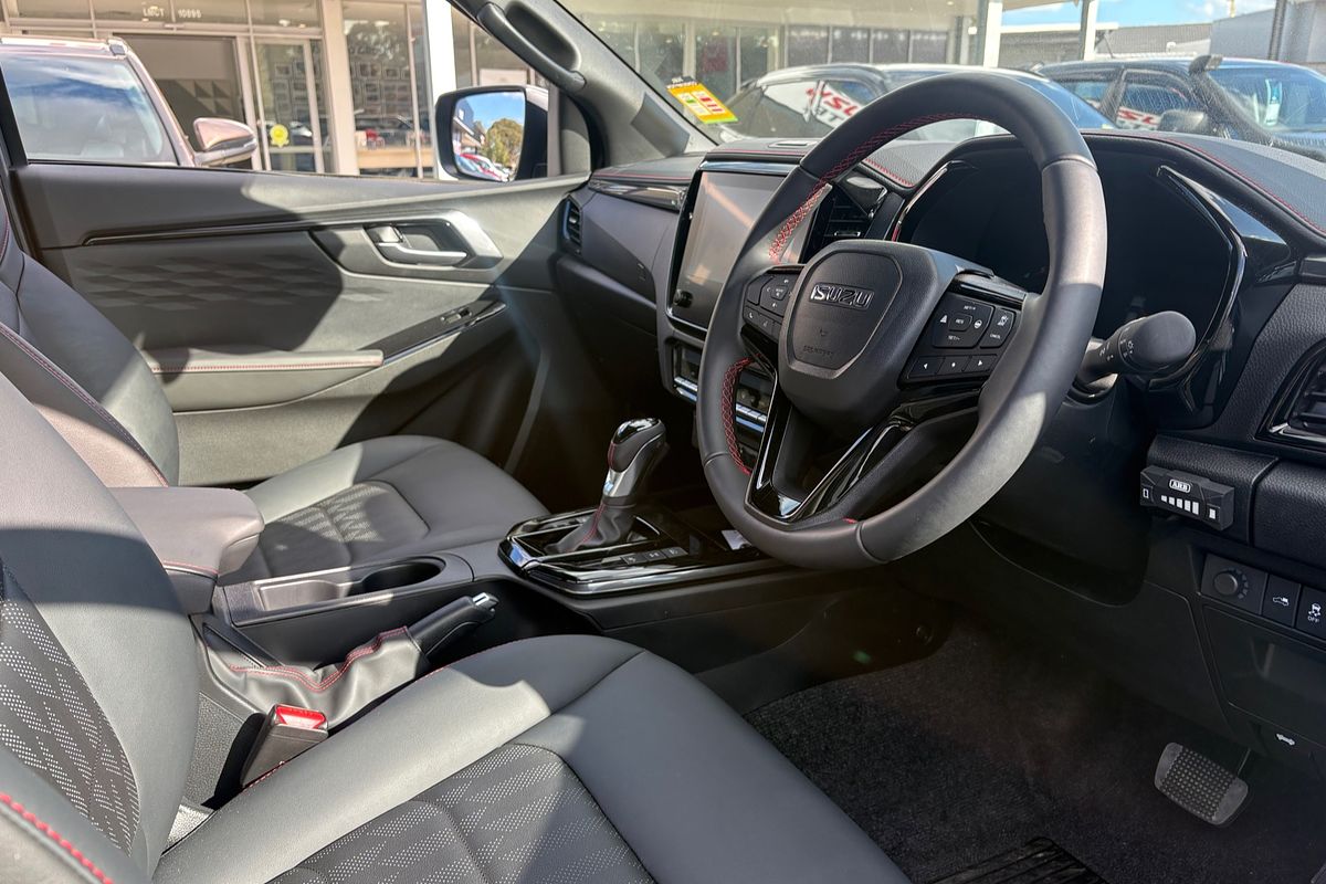 2025 Isuzu D-MAX X-TERRAIN 4X4