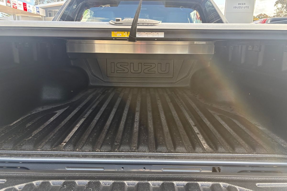 2025 Isuzu D-MAX X-TERRAIN 4X4