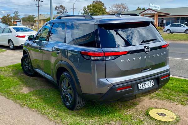 2022 Nissan Pathfinder ST-L R53