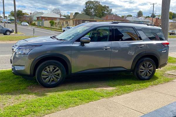 2022 Nissan Pathfinder ST-L R53