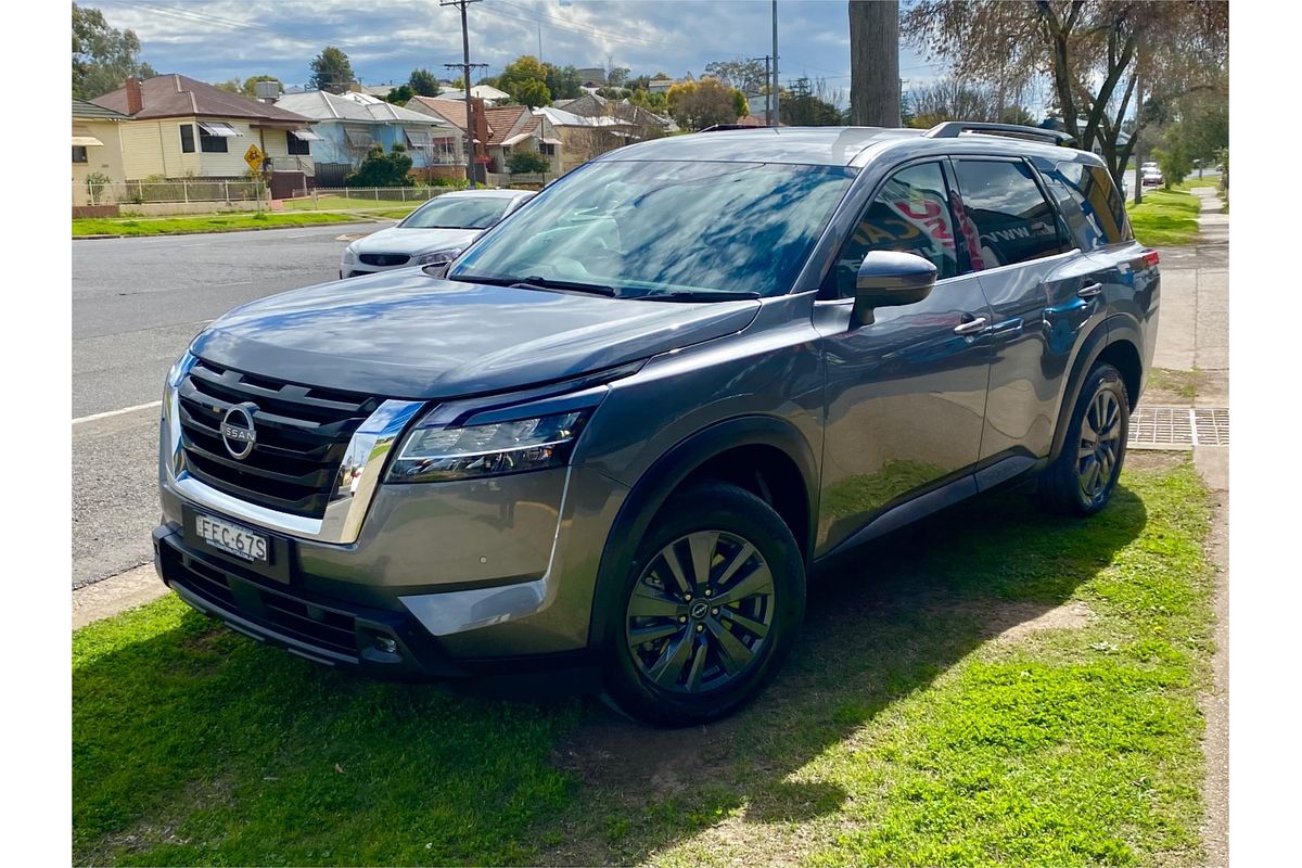 2022 Nissan Pathfinder ST-L R53