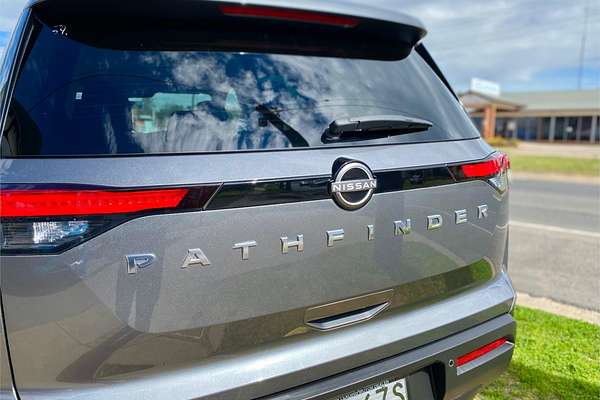 2022 Nissan Pathfinder ST-L R53