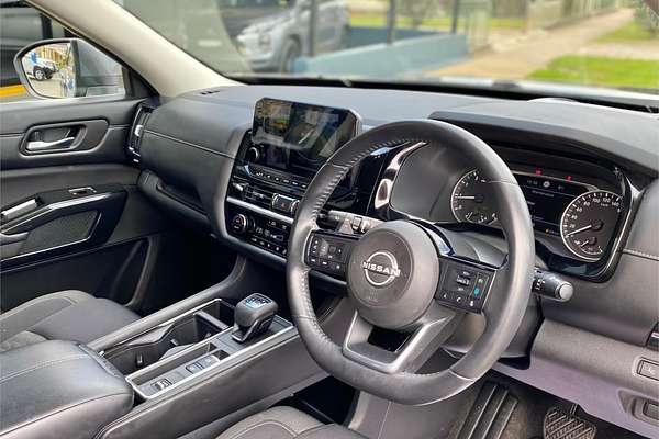2022 Nissan Pathfinder ST-L R53