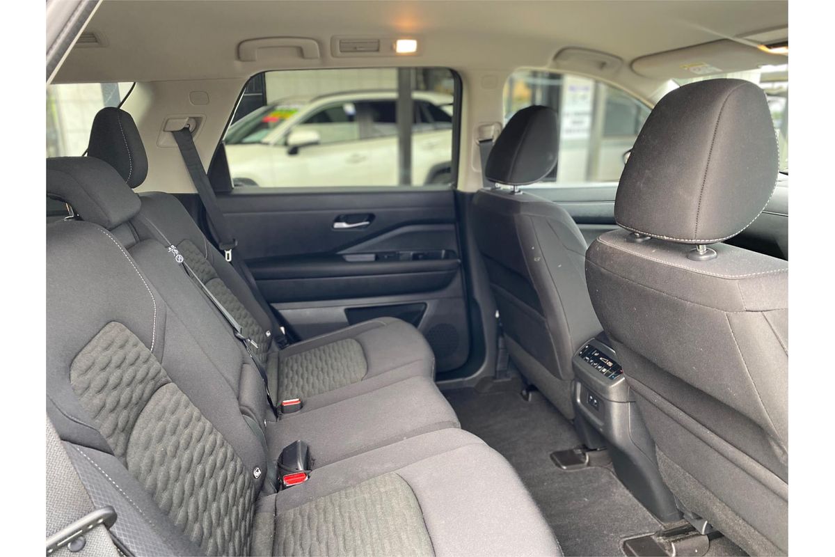 2022 Nissan Pathfinder ST-L R53