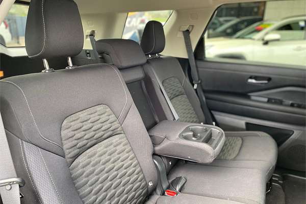 2022 Nissan Pathfinder ST-L R53
