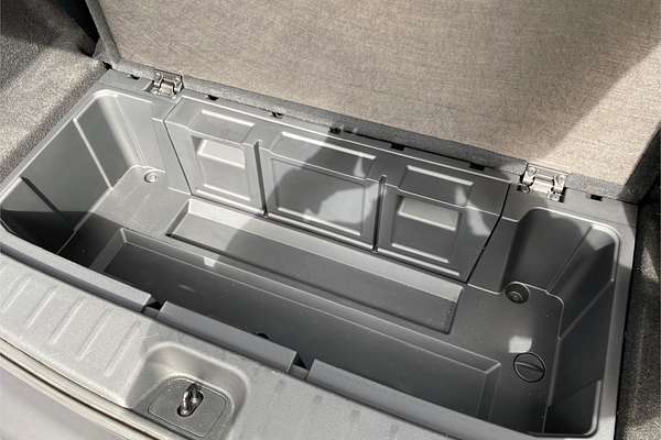 2022 Nissan Pathfinder ST-L R53
