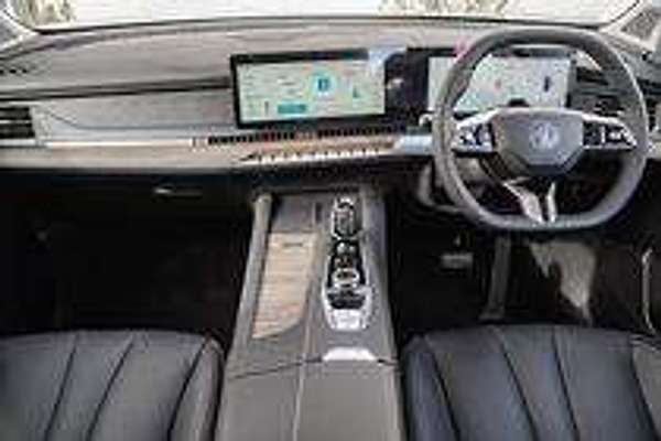 2025 MG QS Essence IS31