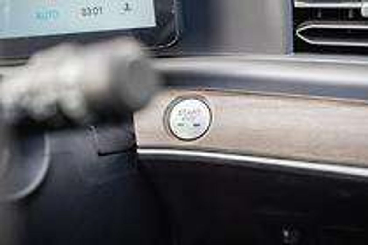 2025 MG QS Essence IS31