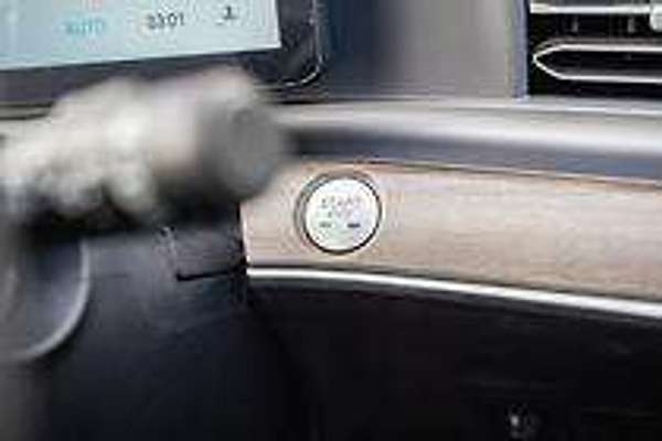 2025 MG QS Essence IS31