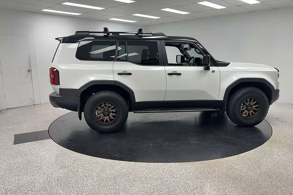 2025 Toyota Landcruiser Prado Altitude GDJ251R
