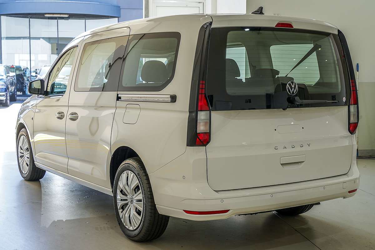 2025 Volkswagen Caddy TDI320 5