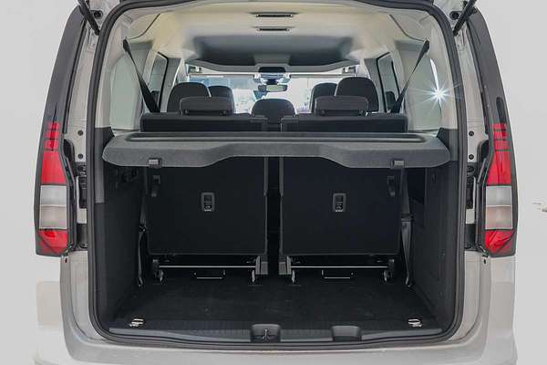 2025 Volkswagen Caddy TDI320 5