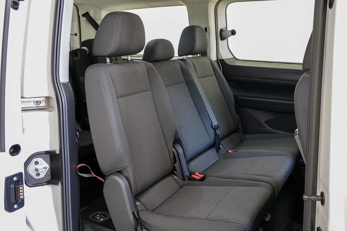 2025 Volkswagen Caddy TDI320 5