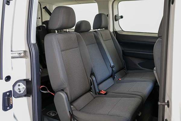 2025 Volkswagen Caddy TDI320 5