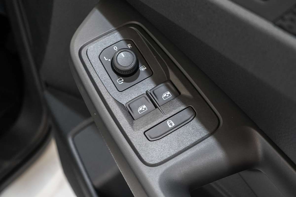 2025 Volkswagen Caddy TDI320 5