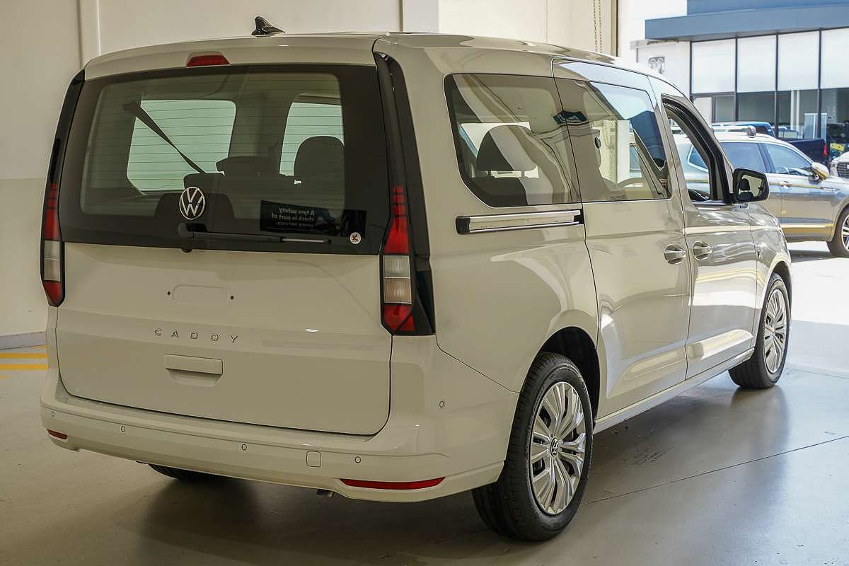 2025 Volkswagen Caddy TDI320 5