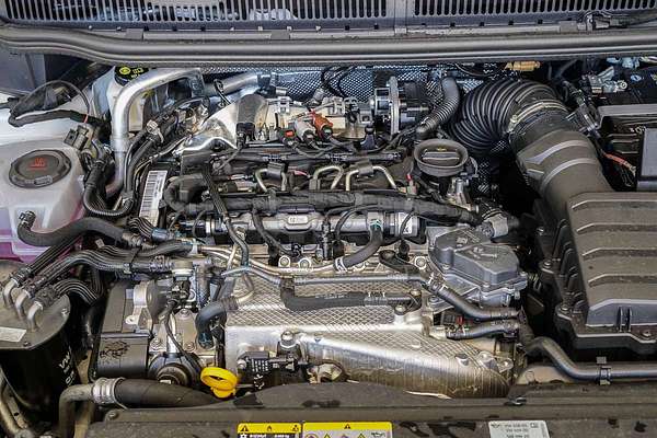 2025 Volkswagen Caddy TDI320 5