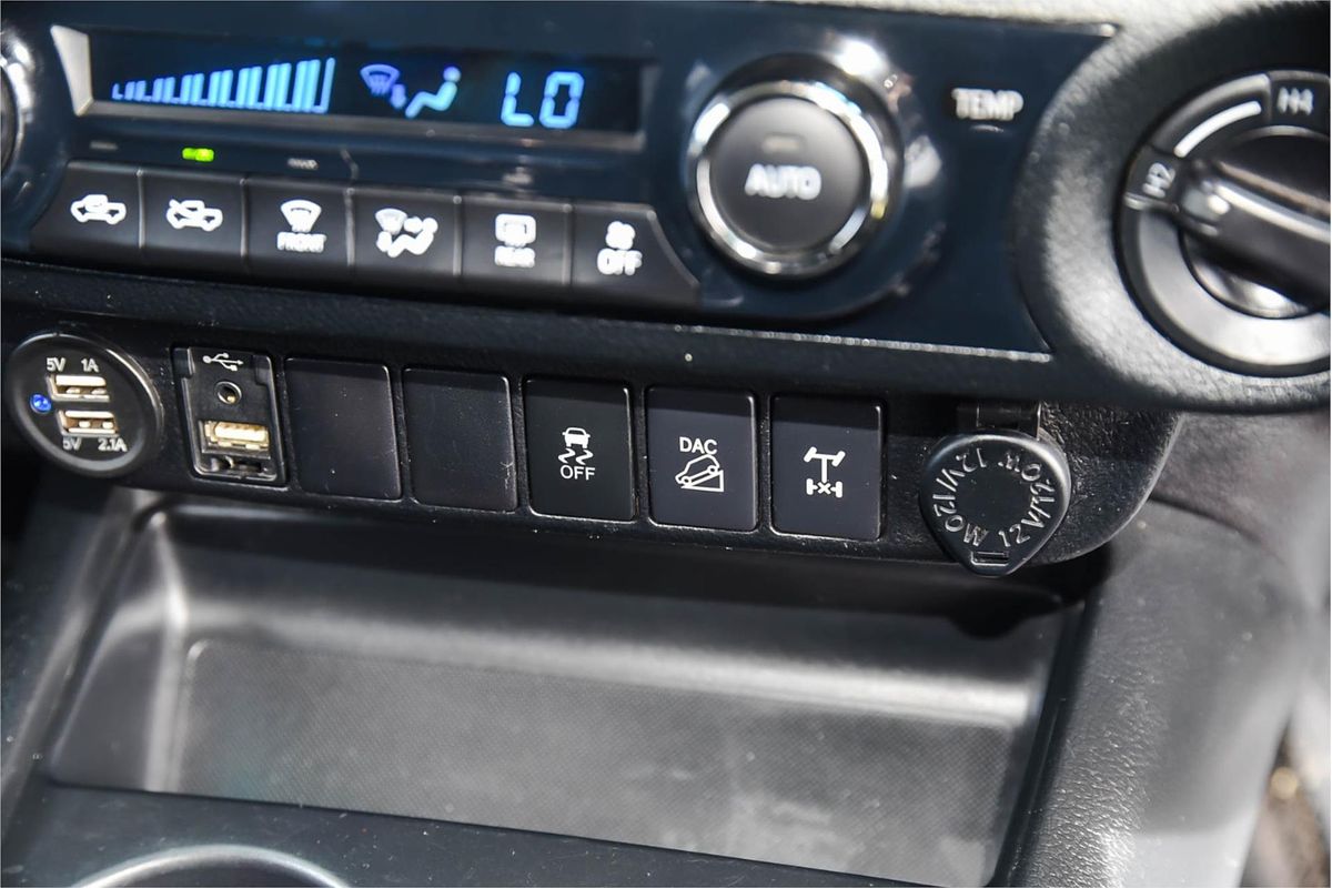 2016 Toyota Hilux SR5 GUN126R 4X4