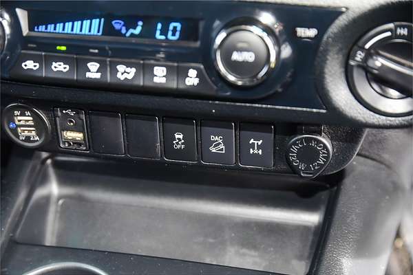 2016 Toyota Hilux SR5 GUN126R 4X4