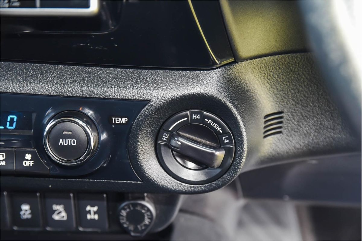 2016 Toyota Hilux SR5 GUN126R 4X4